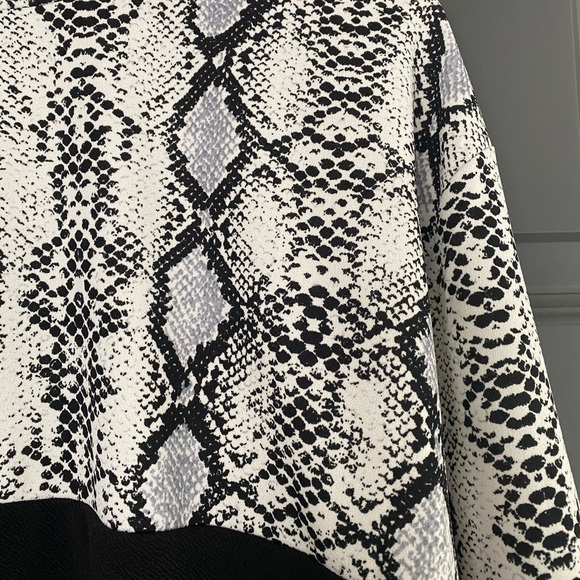 NWOT Shein Top XL - Picture 2 of 4